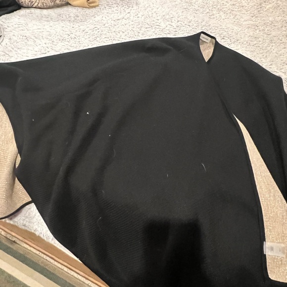 Calvin Klein Shawl/Wrap - Picture 3 of 5